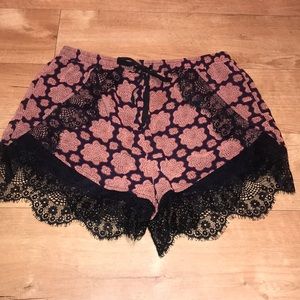 Kimchi Blue Floral Shorts W/ Lace Trim